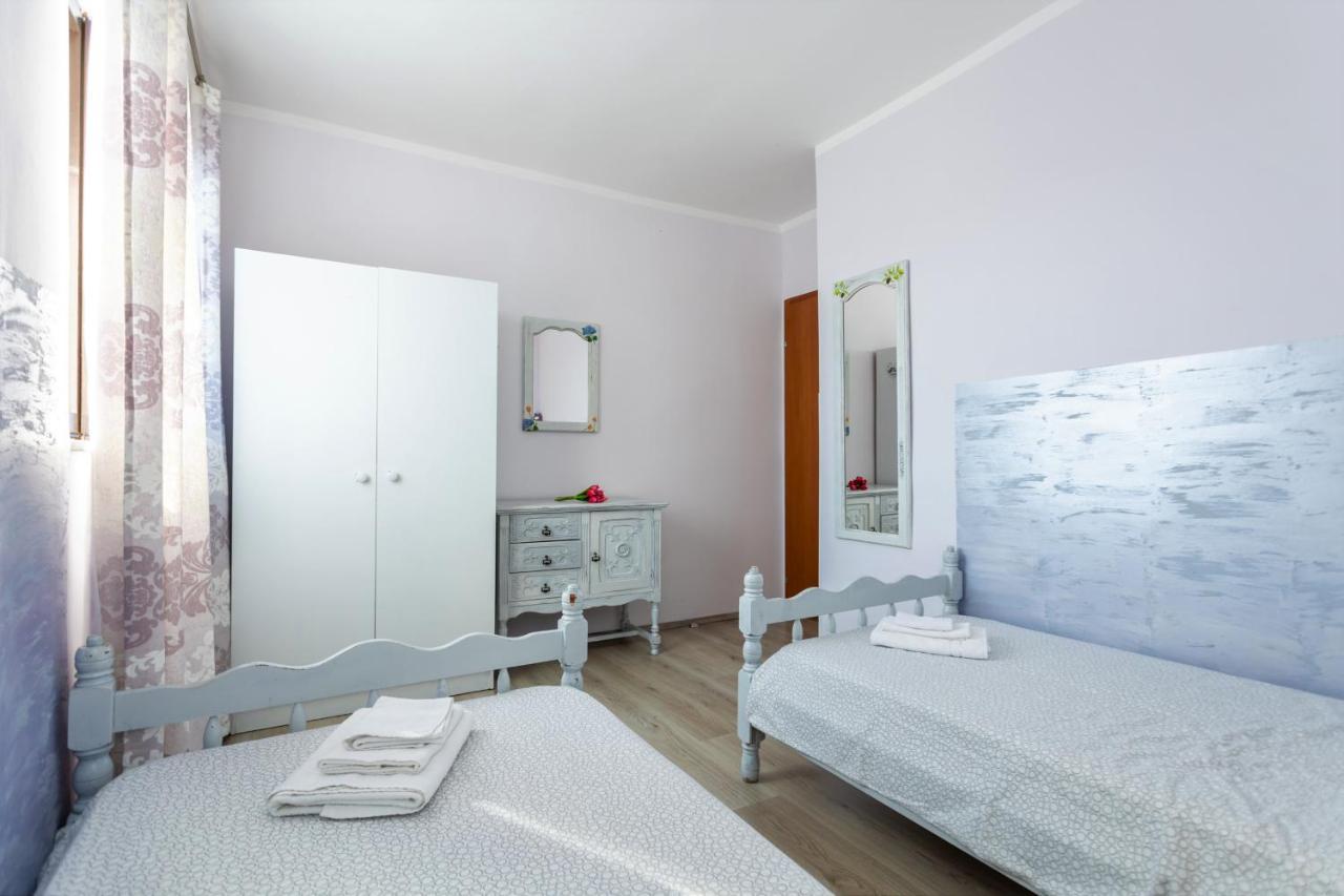 Apartman Doris Milohnici Esterno foto