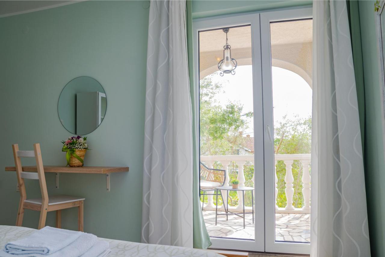 Apartman Doris Milohnici Esterno foto
