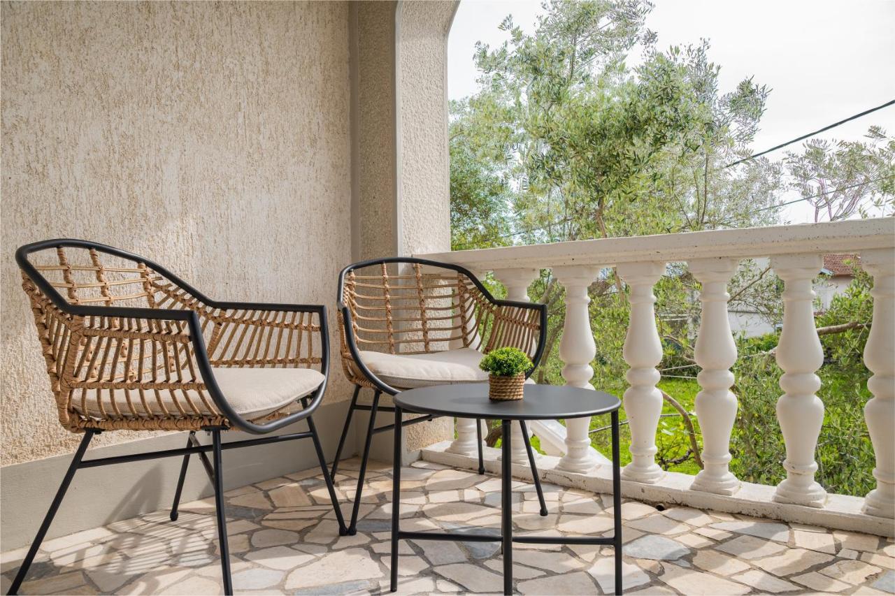 Apartman Doris Milohnici Esterno foto