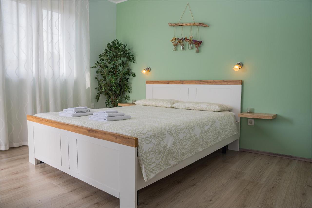 Apartman Doris Milohnici Esterno foto