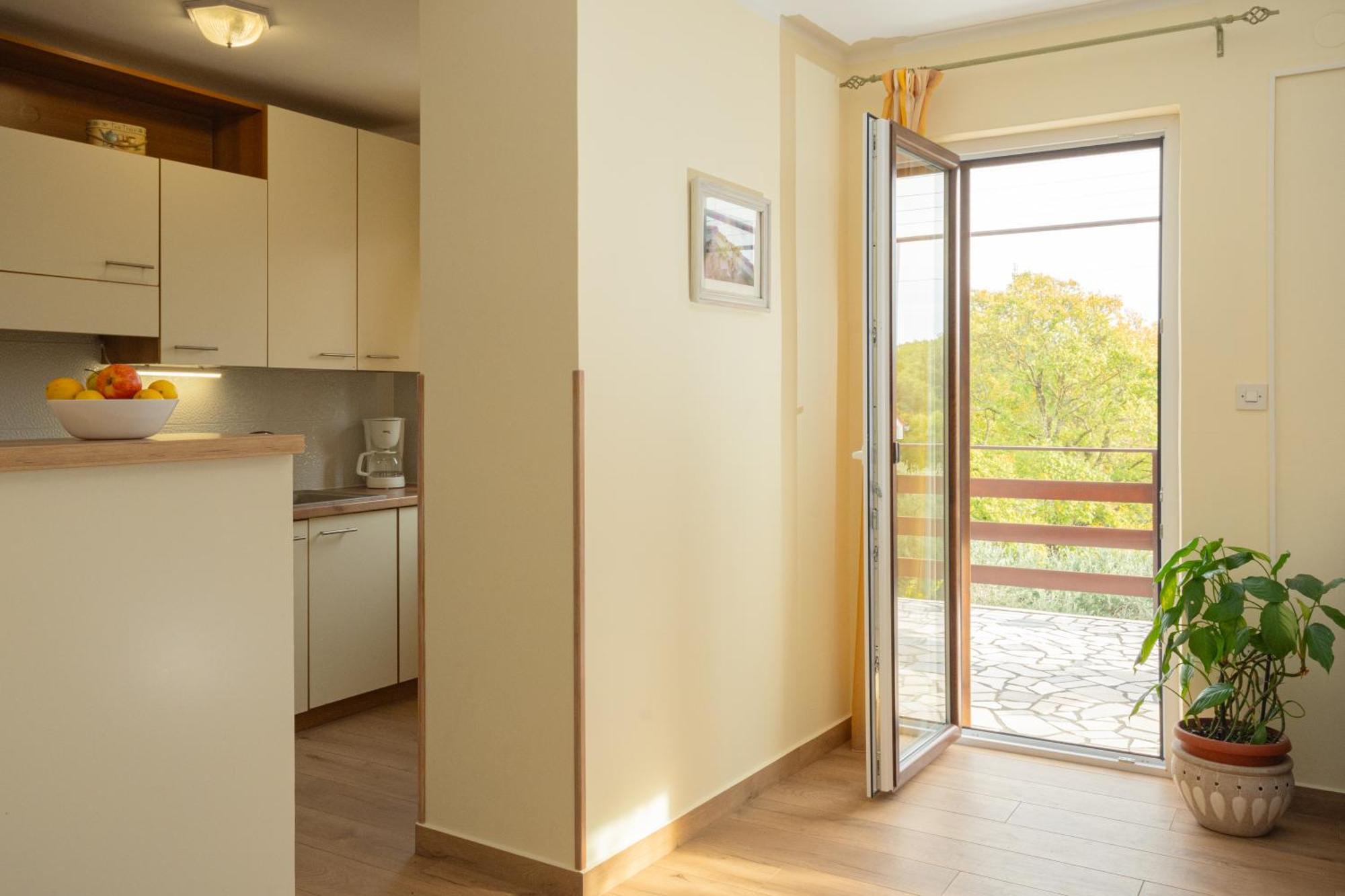Apartman Doris Milohnici Esterno foto