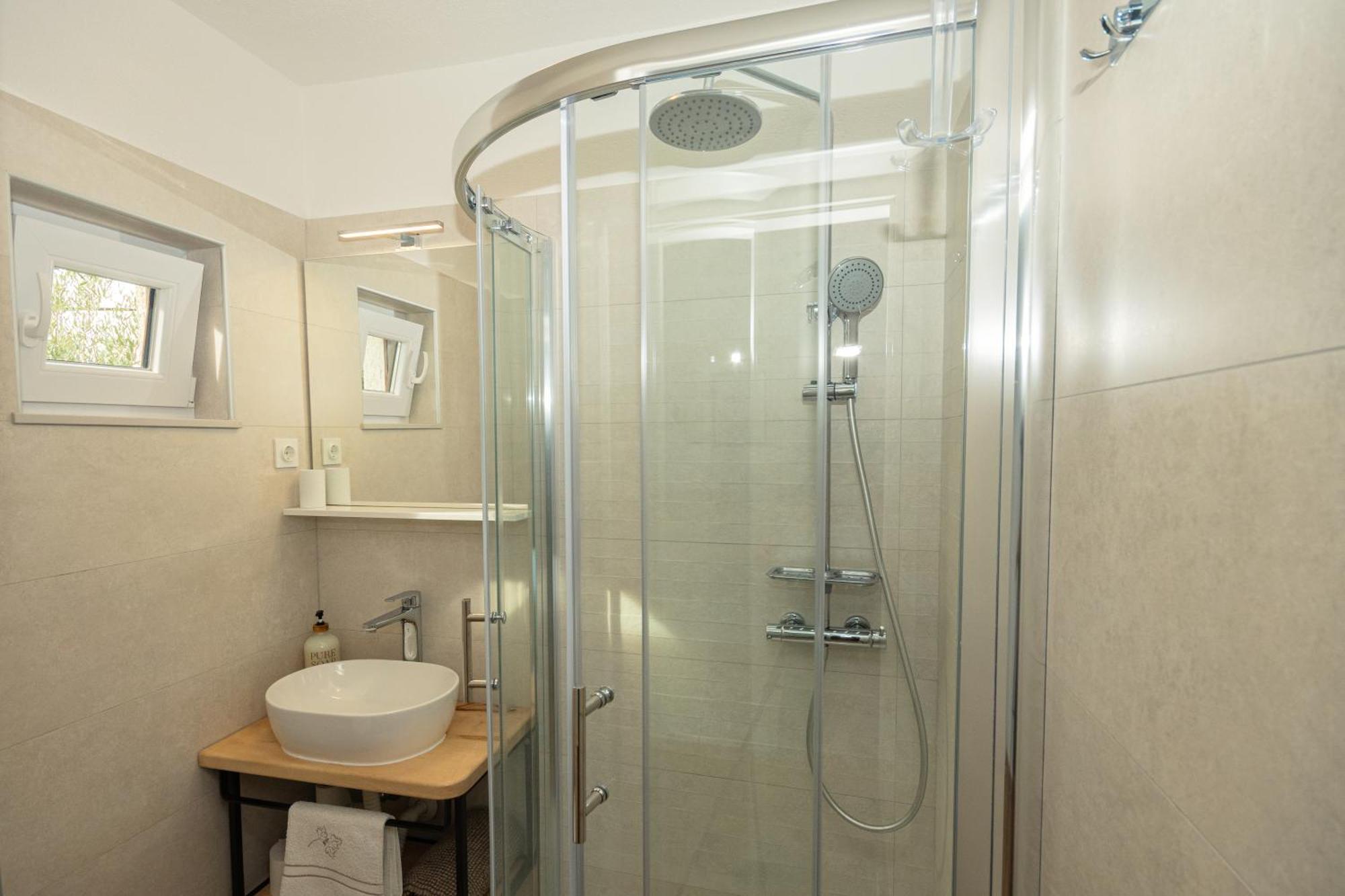 Apartman Doris Milohnici Esterno foto